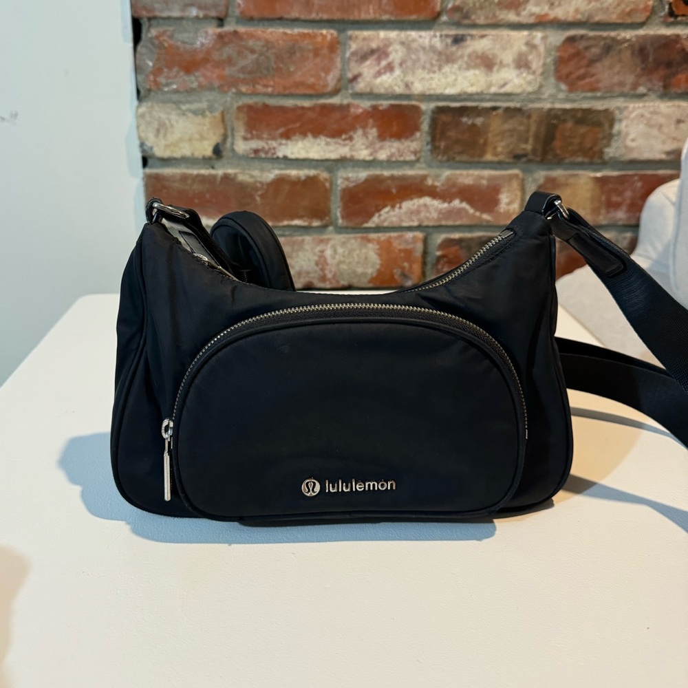 Lululemon Crossbody with Nano Pouch 2L